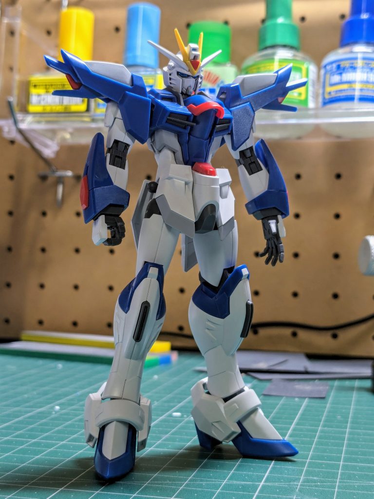 まずは本体完成。気になる合わせ目がないことはありませんが、あまり気にならないレベル。さすがは最新キットですね。