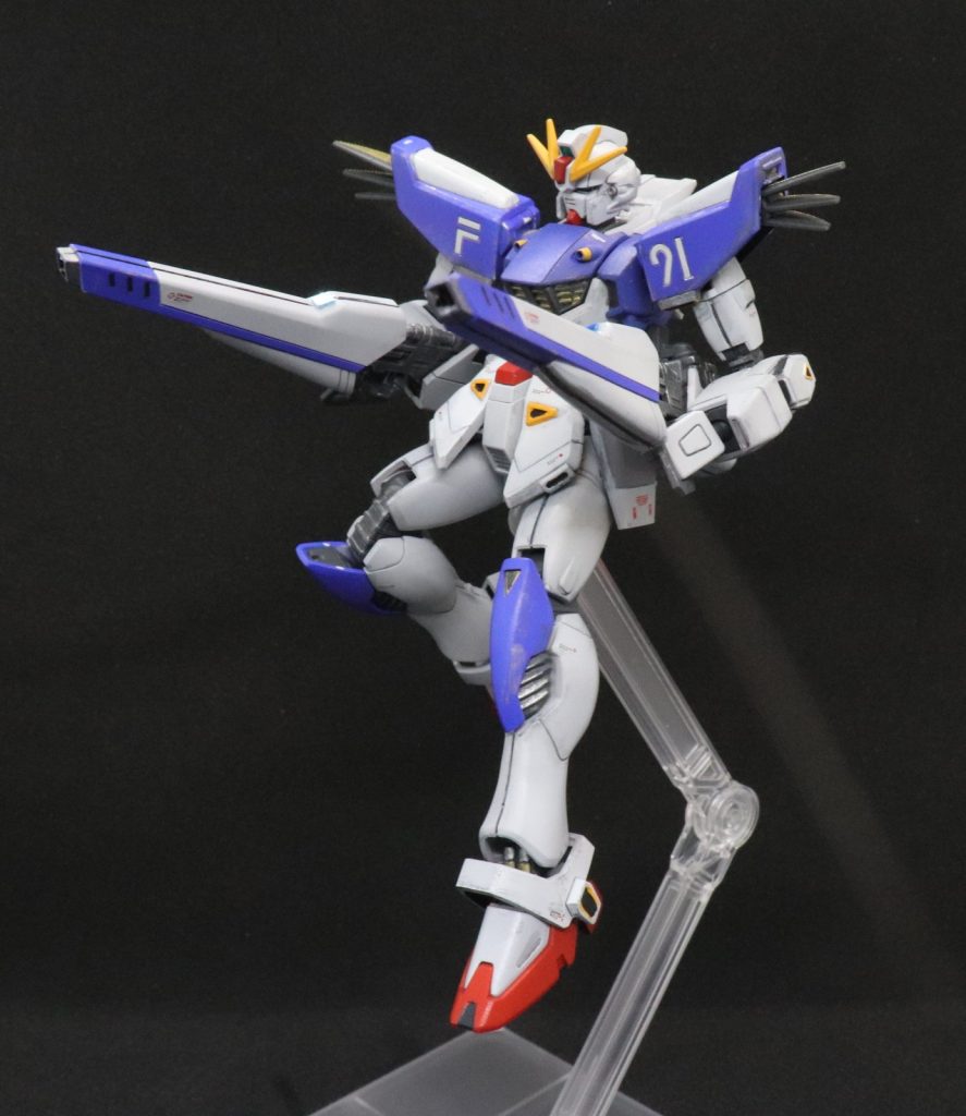 合わせ目消しはあまりせず、主に武装類は段落ちモールド化しました。