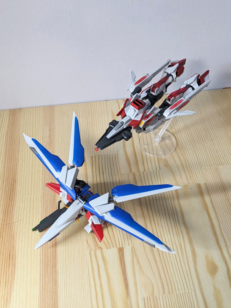 インパルス要素です。分離して、敵の攻撃を避けるなどを見越してます。セイくんは、機体に要素を搭載しつつも、使用するのは自分なので、状況に応じて使える要素を入れ込んでいると言った感じです。