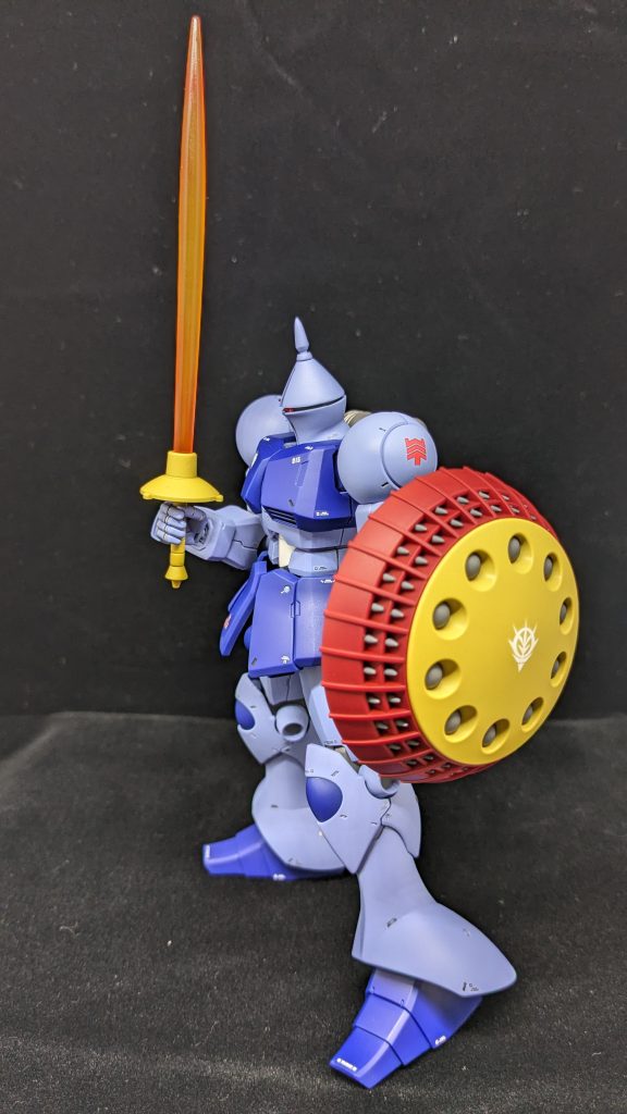 ギャンは剣構えポーズが様になるなあ