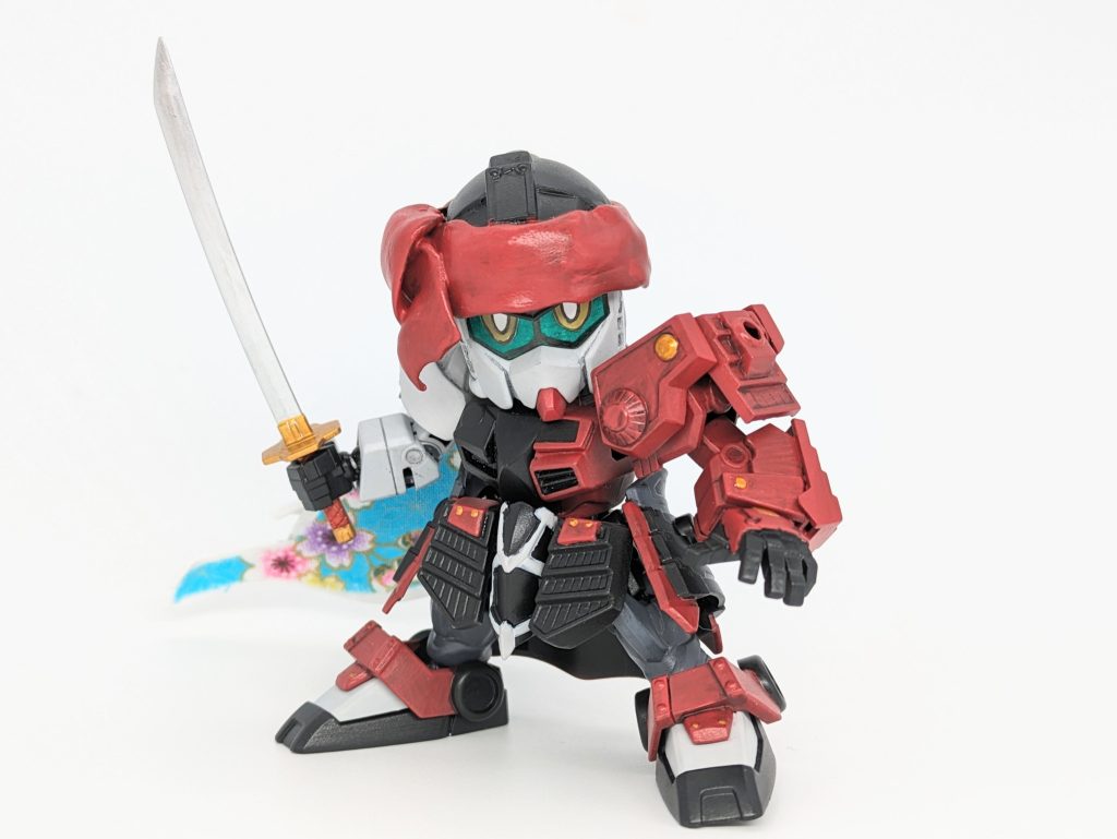 肩掛けのマントは和柄の布テープでそれっぽい雰囲気に。