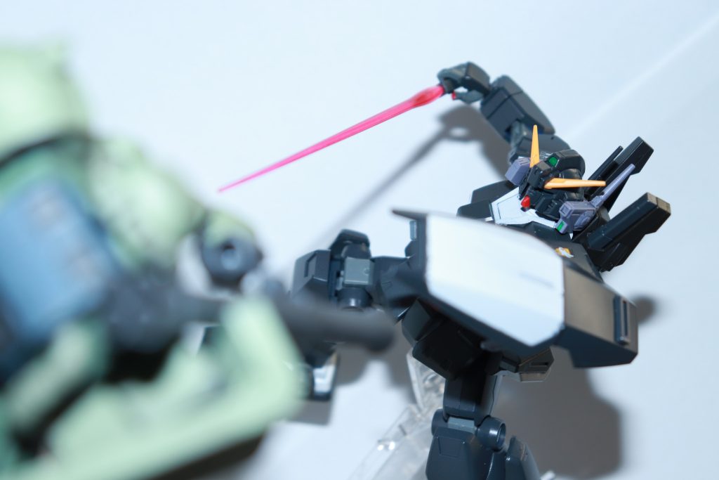 ケルデルクはAOZの機体郡のなかで, 2~3番目に好きな機体です(1番はハイゼンスレイⅡラー)クゥエルとMk-Ⅱが混ざりあったようなデザインが個人的にツボです…そのうちフルアーマー仕様やメッサーラのブースターを装備したケルデルク·ホイストなんかも作ってみたいですね。