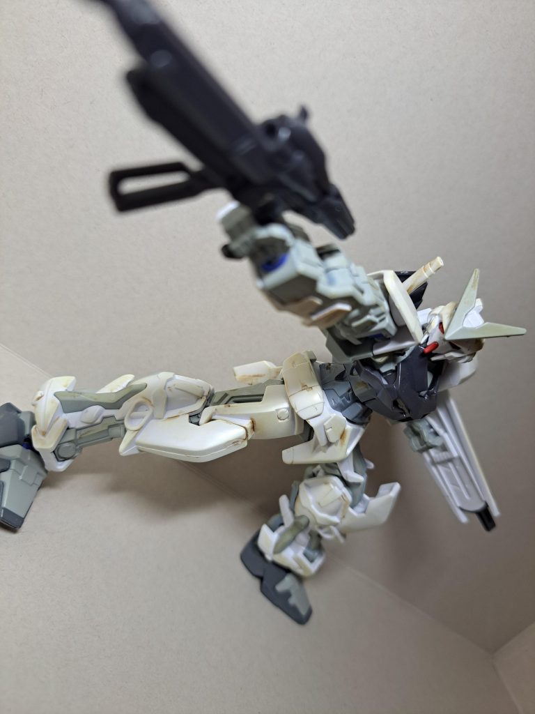 足の汚しが上手くいった気がします