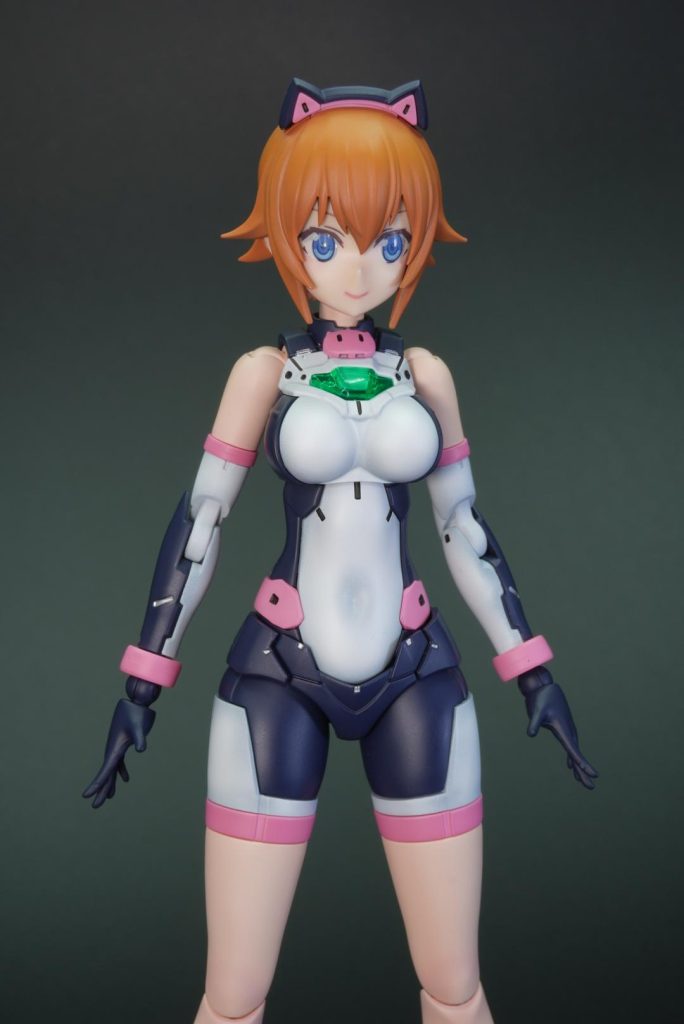 スパッツ部分のパーツ分割が特殊で組み立てに苦労しました。