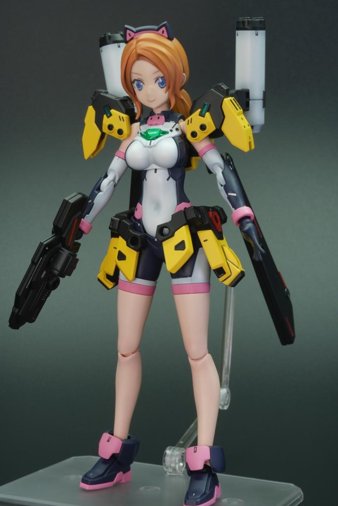 ヘアパーツも塗装して付け替えたら、なんか他のアニメのキャラに似てる気がする…