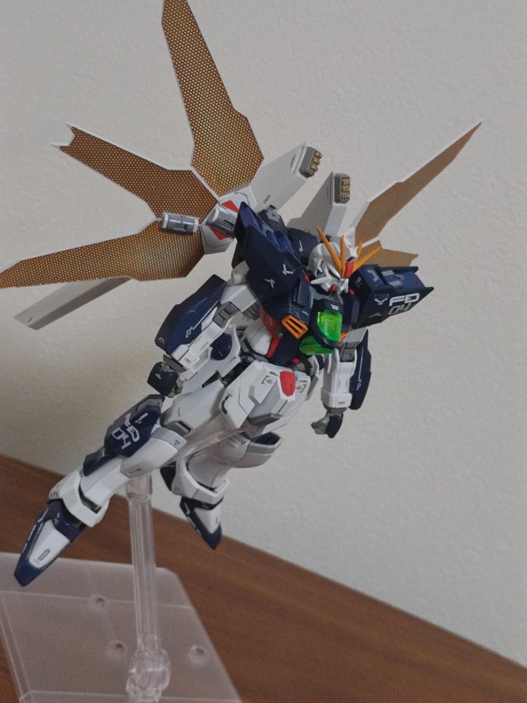 肩と足にはフリーデンの4番機であるようなマーキング入れてみましたが、世界観的にはそんなんいれるかなーと思ったり思わなかったり。