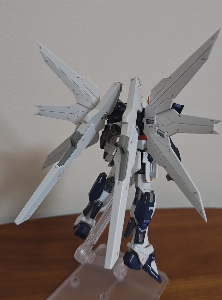 リフレクターの先っちょ尖らせたりとかしてます。