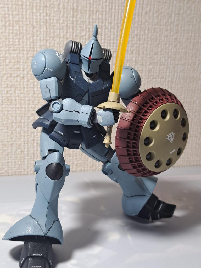 ジオン軍のデカールも手に入れたので持っていたデカールと共にペタペタ