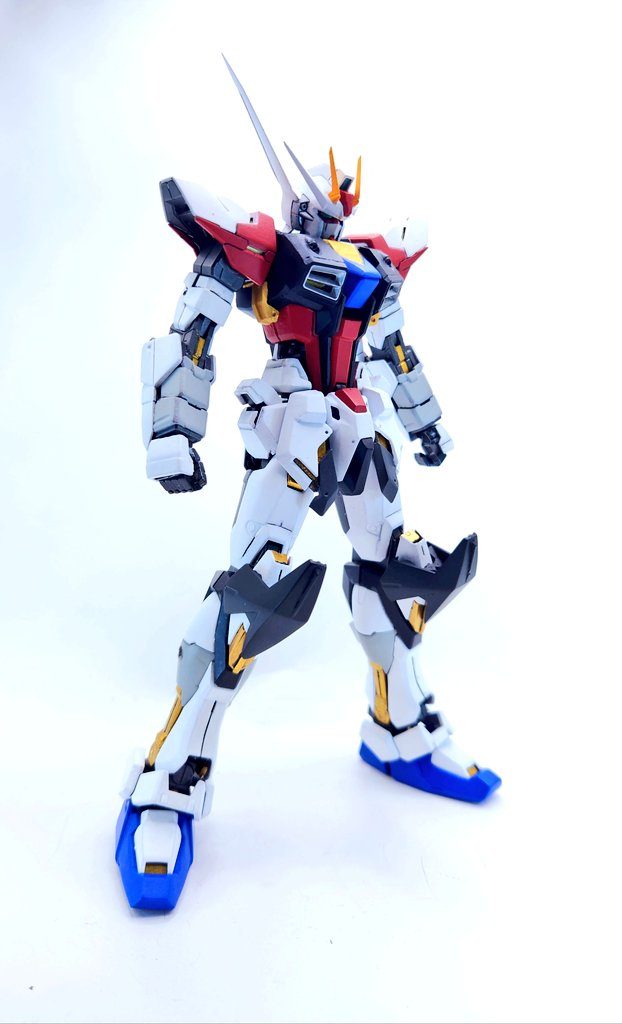 ガンダム雅–3枚目/制作者：三藤 麗