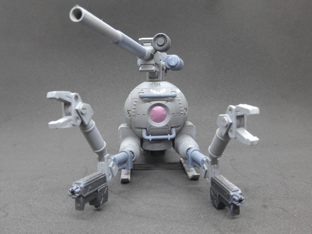 前から。斜めからの方が強そうに見えますかねぇ。