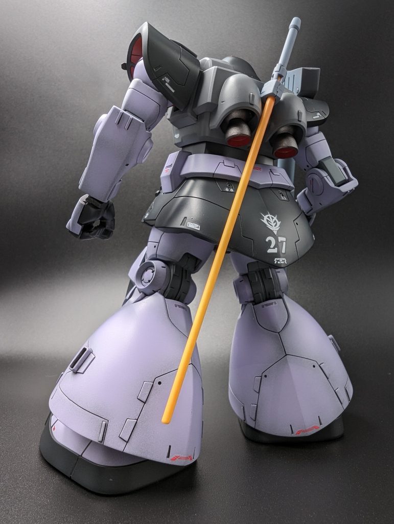 子供の頃はドム欲しかったのですが、確か最初は1/144キットがなかったので諦めたんですよね ようやく念願叶いました