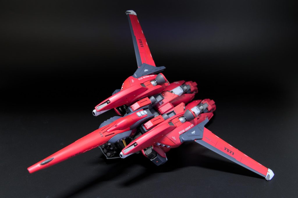 ウェイブライダー形態。この角度が一番かっこいいと思う。