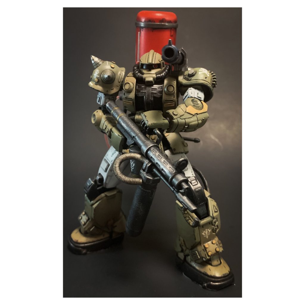 The HG Leo’s gun was used to create a hand held Machinegun with flamethrower attachment. 