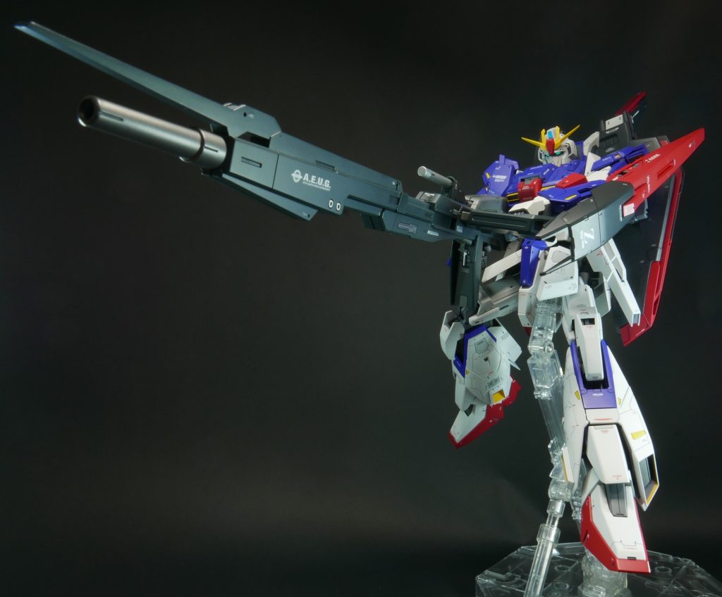 レコア「この距離から敵艦に!?」カミーユ「当てるんだよ!!」