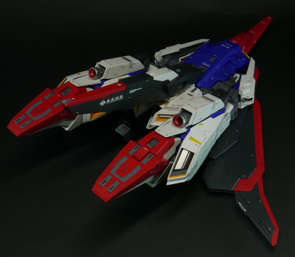この形態への変形に1時間ほどかかり、その結果パーツは破損し、塗装は剥げ、機体は満身創痍となりましたw 今は元通りに修繕する気力が湧きませんが……とりあえず一年間お疲れさまでしたw