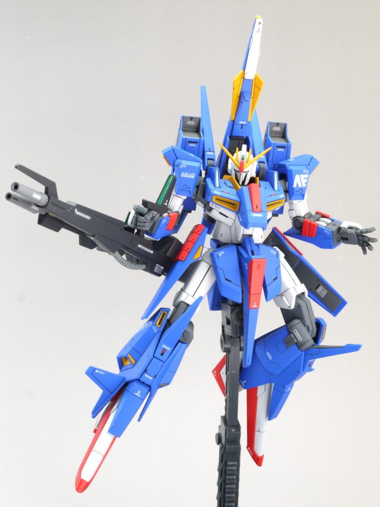 やっぱりZⅡはカッコいいと思います。いつかリゼルをベースに1/100でつくりたいと思っていますが、いつになることやら。次作はMGで原点回帰のMSをつくろうと計画中です。ちょっと時間がかかりそうです。ご覧いただきありがとうございました。