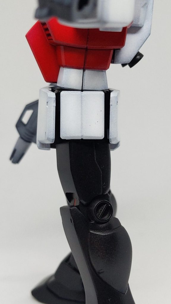 その他全体的に大きな加工はしていませんが、脚をハの字に開いたときに接触しがちなリアアーマーを1mm後方に延長し、バランスを取るためにフロントアーマーも1mm伸ばしてます