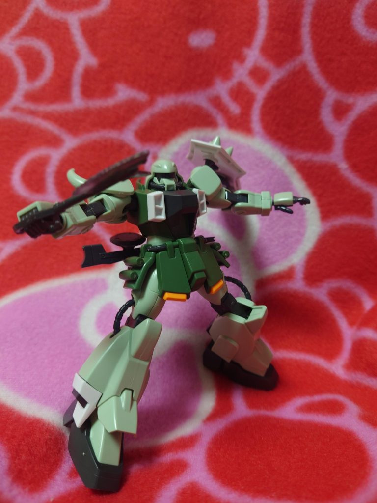 当時のままの再販ですが個人的に今見てもプロポーション悪くないと思うので是非グフも再販期待したいところです。