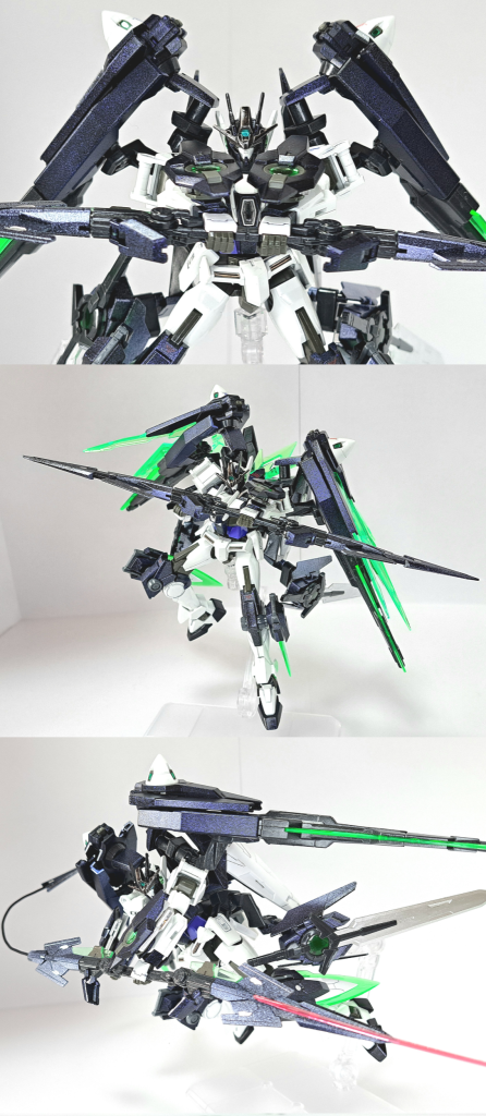 スーパーGNソードIIGNソードIIを改良したマルチウェポンで、腰背部の両バインダーに各1本、計2本をマウントできる。通常のソードモードと射撃形態のライフルモードはもちろん、ビームサーベルモードやGNツインランスへの連結機構が存在している。先端部はGNソードIIショートのように有線で射出できるようになっている。