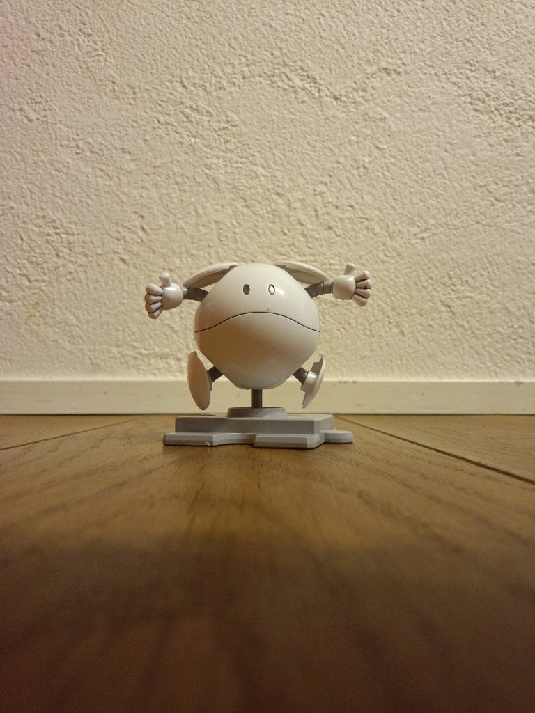 ペインティングモデルハロ墨入れしたのと画像ではわかりにくいですが百均のネイル用の爪をピカピカにする物で光沢を出しました