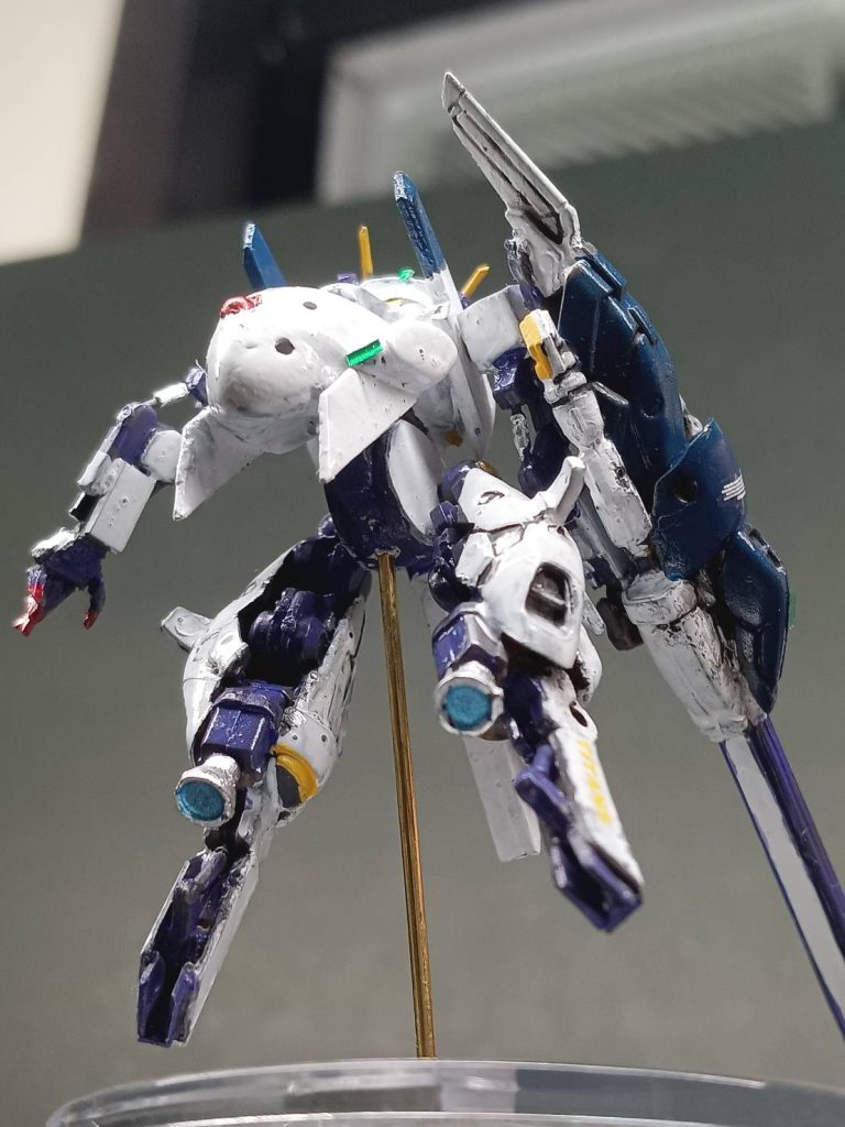 足回り元のデザインとはかけ離れてるけど近づけれたんじゃないかと。いたるところに女性らしさを意識して作成しました。バーニア青メタ大好きマン。