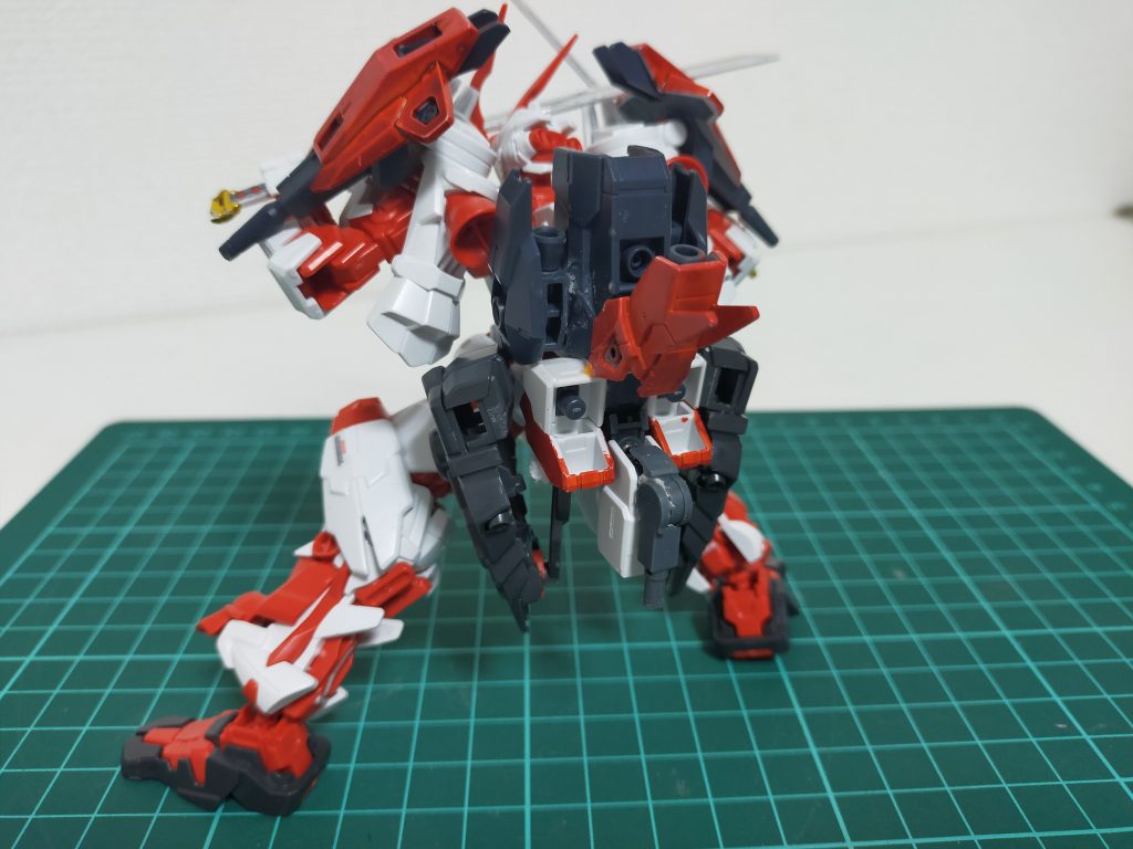 おまけ2背面ショット。ゴテゴテしつつまとまった気がします。 ご覧いただきありがとうございました！新しいニッパーが切れ味すごくて、指切れちゃいました(´>∀<｀)ゝまた作りたい機体が出来たらあげようと思います！では、次回もよろしくお願いします〜 