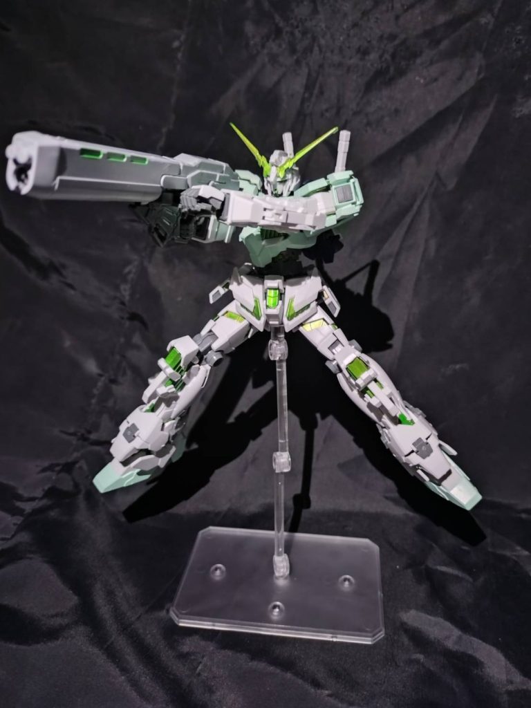 収束発射で複数の敵を焼き払う!