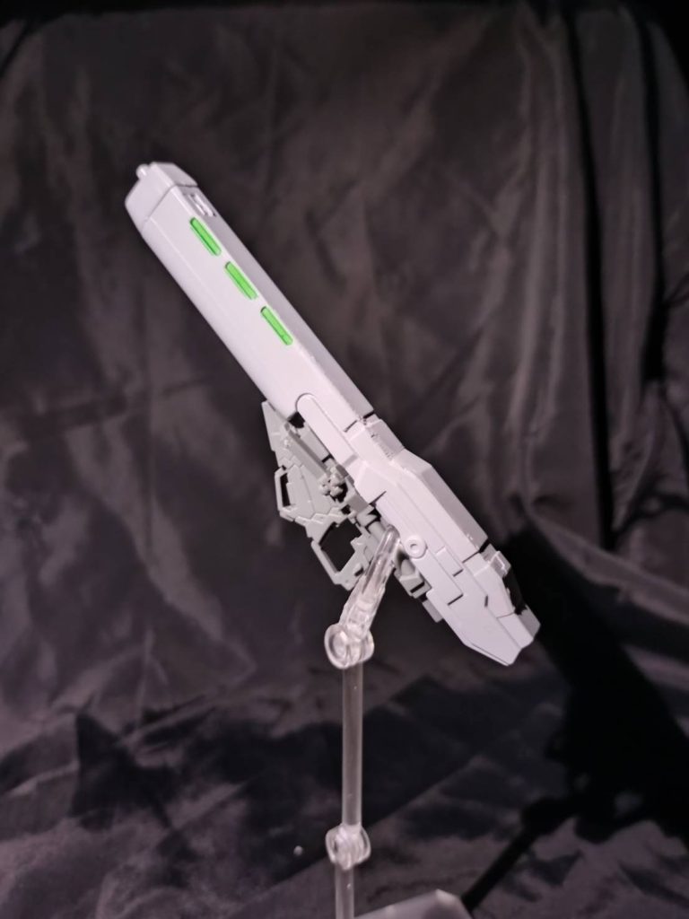 設定はジ•Oのビームライフルみたいな感じで、連射、収束発射に優れたライフルという設定です!