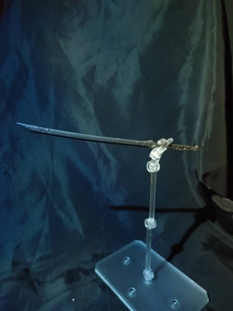 また謎の設定ですが、サイコフレームの共振を刃に纏わせて敵を粉砕するといった飛んでも武器です。