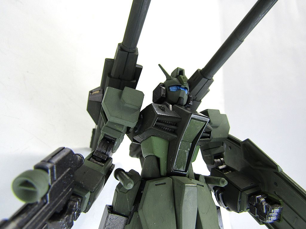 いかがでしたでしょうか？ダガーＬやウィンダムが好きなのでキットは買っていたのですが、中々作れていませんでした。劇場版を見た勢いで作りましたが、脚の接続で悩み、時間がかかりました。そこで詰まったから作れていなかったことをその時になって思い出しました。（T0T）もう少しストライカーパックのキットをバリエーション豊富に出して欲しい、今日この頃です。