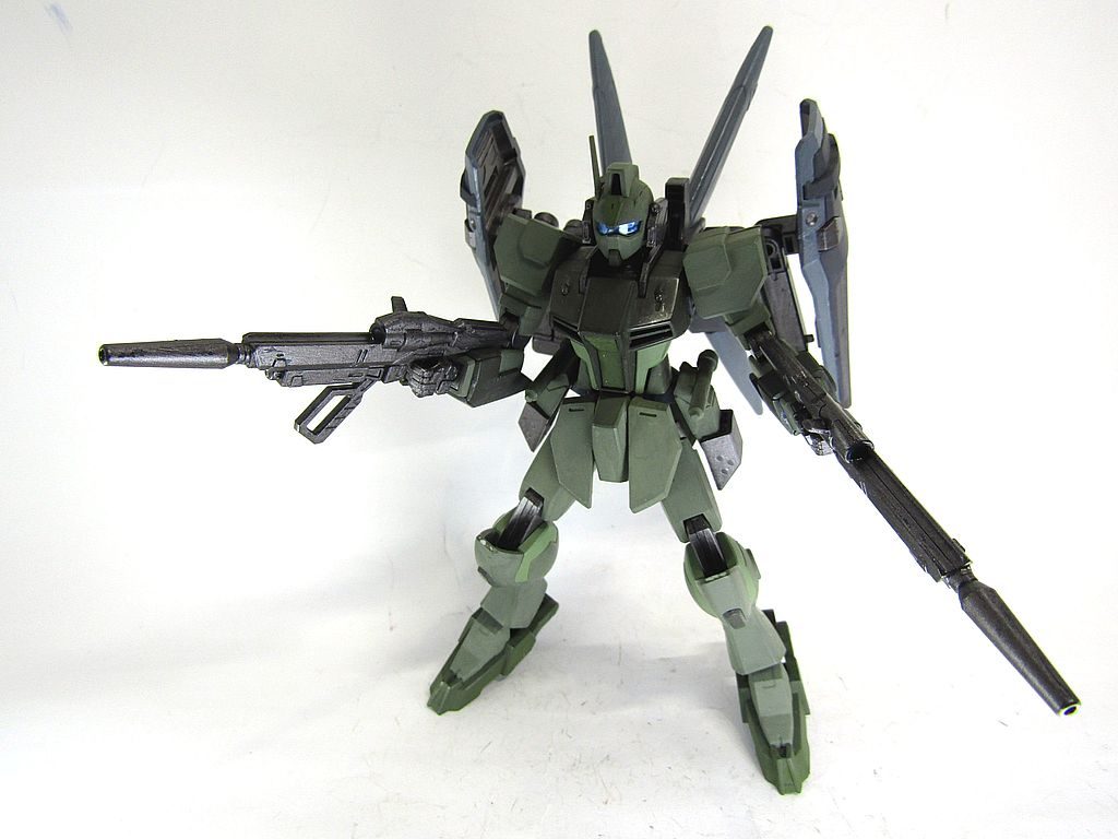 ドッペルホルンを撃ち尽くしたら中距離戦闘を行うため、ＯＢユニットに変更します。消費したバッテリーの充電や瞬間高速移動・ジャンプ等をするための装備です。きっと、こっそりオーブあたりから輸入したと思われます。ターミナルが暗躍している可能性も‥‥‥　(;^_^A