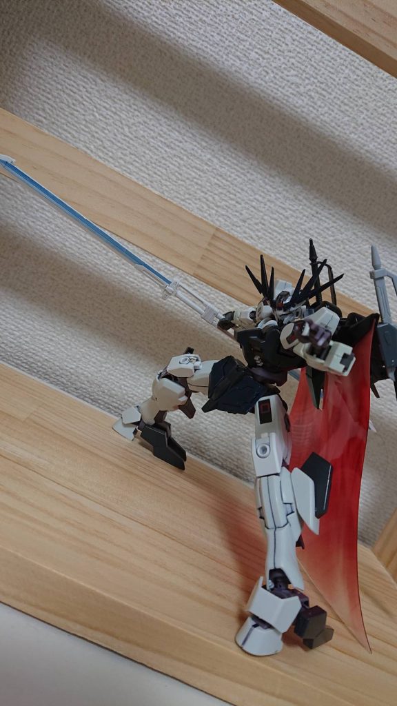 合体式対艦剣ディア―ホーリーソードもディア―ビームソードと同じくディア―ゼロの為に新たに作られた武装である。ディア―ホーリーソードはディア―ビームソードと違い、実体剣で連結が可能であり高威力を出すことができる、分割し複数の相手を墜とすこともできる。