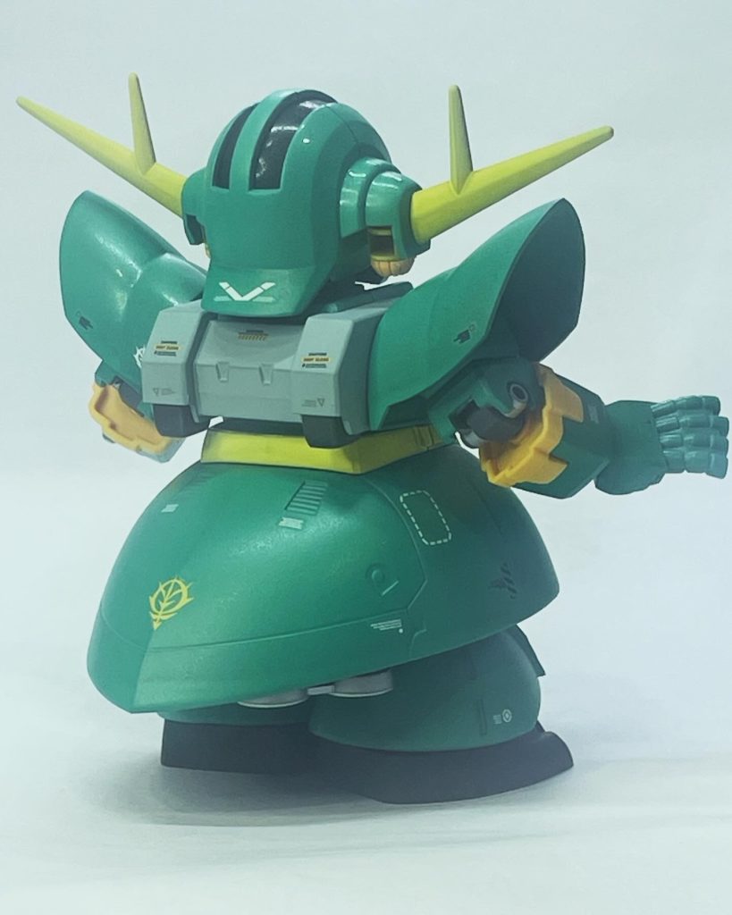 エルメスを参考にエメラルドグリーンをベースにイエローを差し色にしてみました。