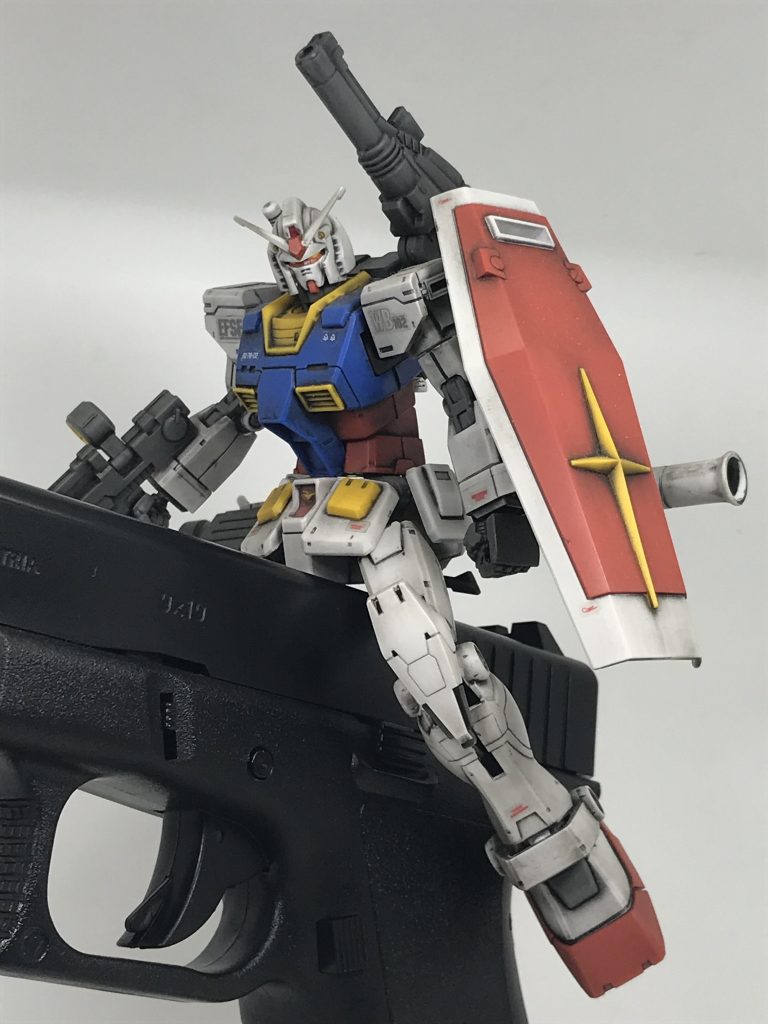 マシンガンなどはとてもお高いので私はハンドガン数丁しか所持してませんが…サバゲーの時はサバゲー好きの先輩が装備を色々貸してくれましたねすんげ〜楽しかったなぁ…😭今じゃ20m走っただけで息切れしそうですが…