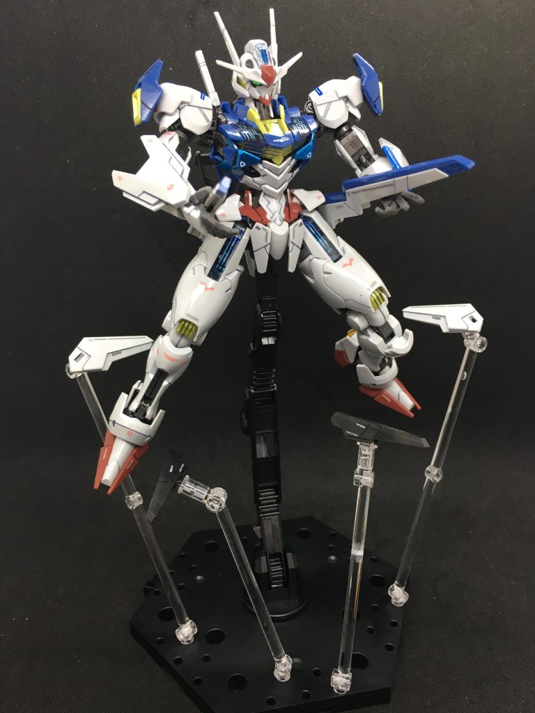 仮組み段階でビットオンフォームを組み替えてみるのも面白そう...ということで、F91やV2アサルトのヴェスバー風に。