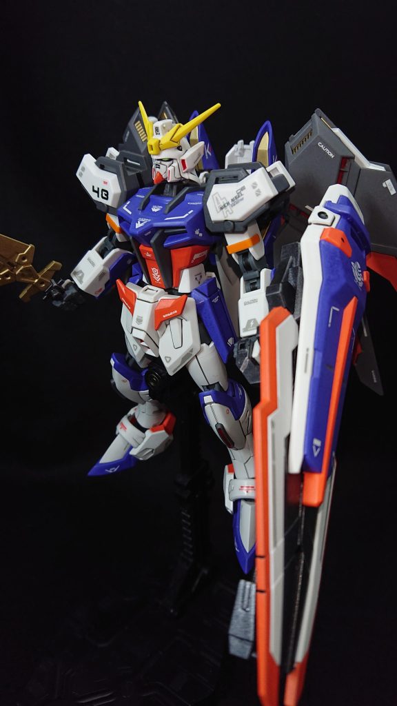 頭部    :シェンロン胴体    :ストライク腰部    :ウイングガンダムゼロ炎肩     :ストライク腕部    :ストライク脚部    :ライジングフリーダムバックパック:ライジングフリーダム武装    :剣(30MM)       シールドライフル(オリジナル)