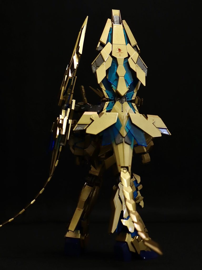 今回、製作途中で手が止まってしまった原因のひとつがこの“アームドアーマーDE”でした。仕上がりには満足しています。