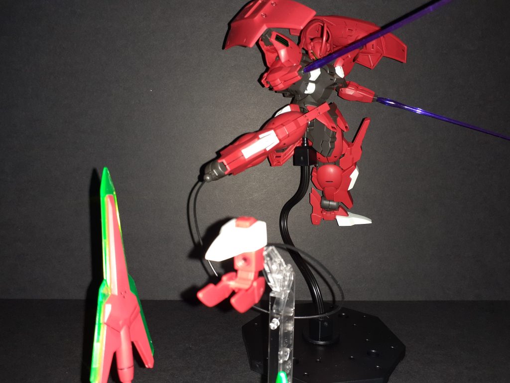 足まで飛ばせる。シャクルクロウ。まぁ構造的に地上より宇宙で使った方が良さそうな武装。シャディク戦はガンドなし対決なのに暑かったですね