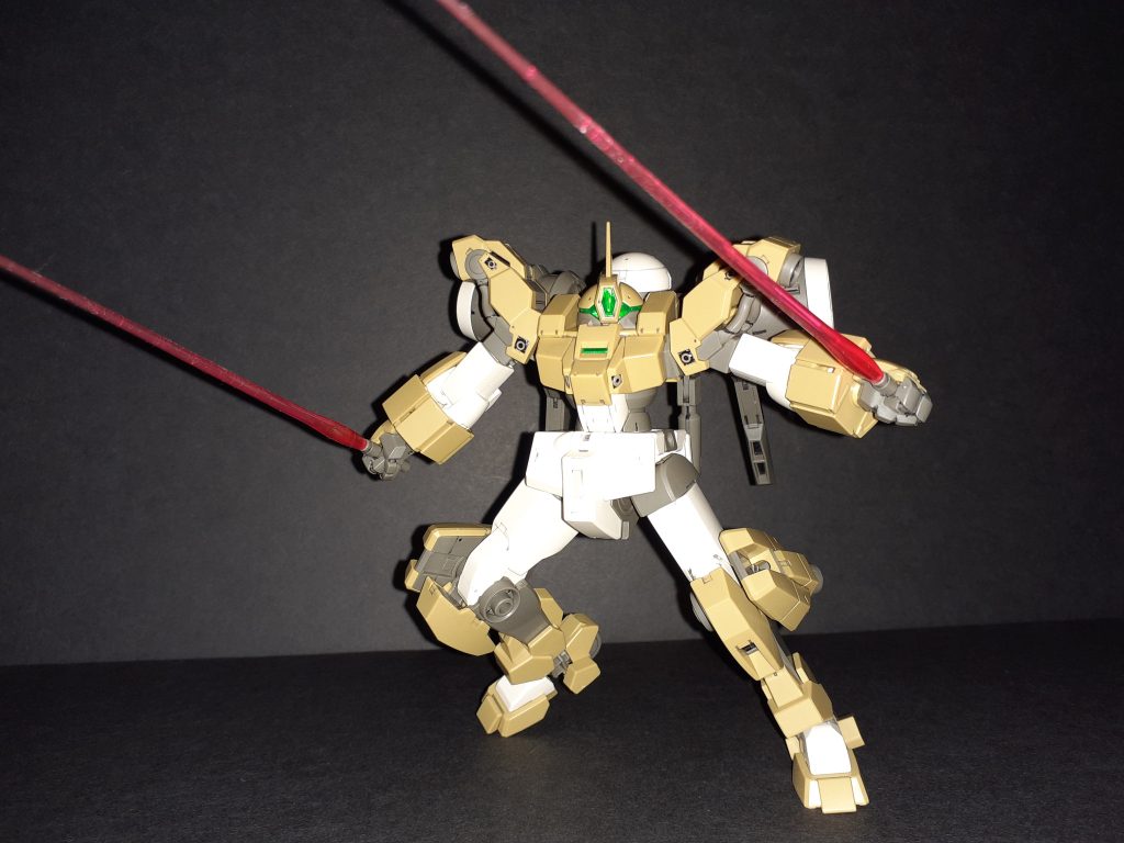 脚部にビームサーベルは結構珍しい。あとはレーゲンデュエルくらい？