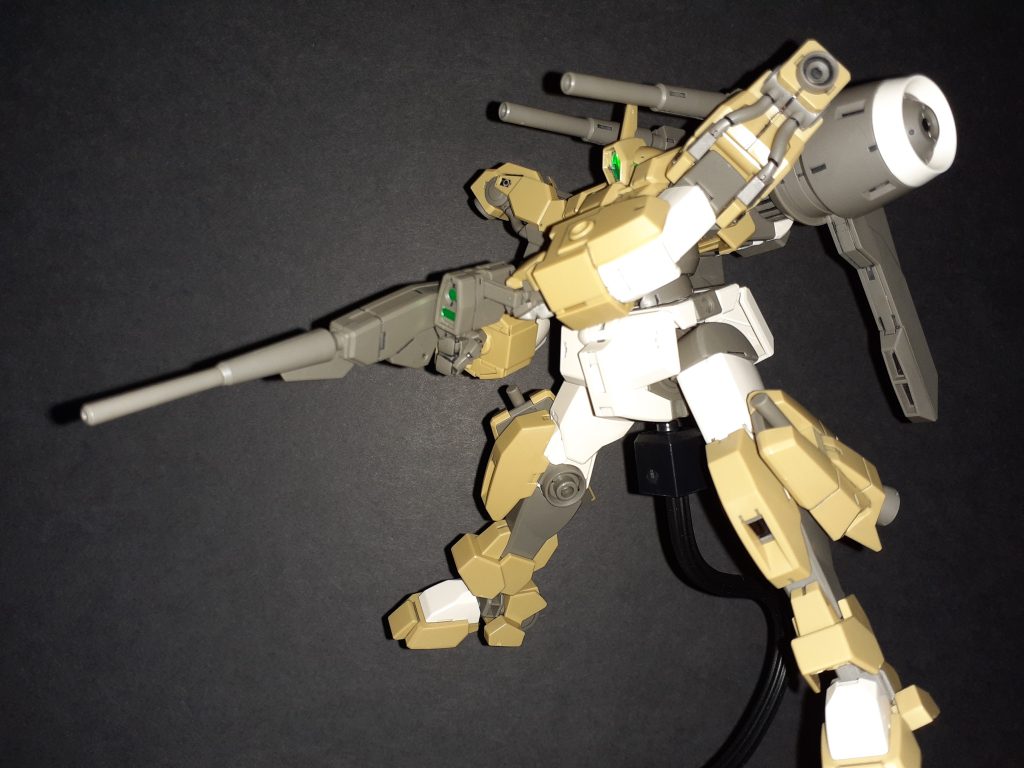 首が回転しかできないと表情が付けにくいなぁ。