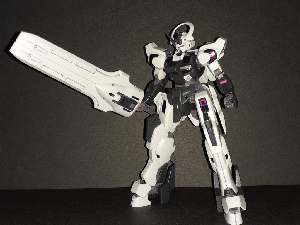 HGで顔の色分けがパーツだけでほぼ完結してるのはすごいですね。