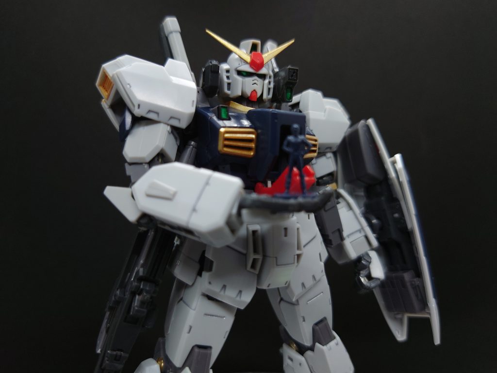 1/144 カミーユの塗装は流石に荷が重過ぎ草