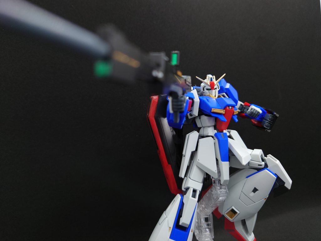 MG2.0の箱絵。こういう構図好き