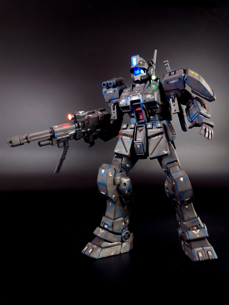 センサー類や肩のライト部分は蛍光塗料を使用してます