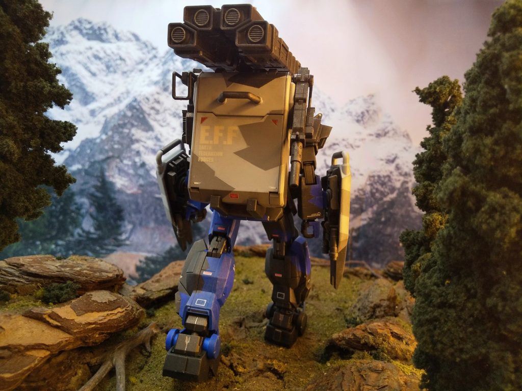 既にブルーでの戦闘は何度か経験した。今回は単騎での基地襲撃ミッションだ。データ収集の為とはいえ、危険度が高い任務だと言う。だが、好都合と思った。EXAMはシステムの性質上、仲間との連携に適さない面がある。それに、一度自分の手でブルーを思う存分試してみたいと思っていた。ただ、EXAMに見え隠れする途方もない力の源を制御できず、仲間を巻き添えにするのではないかという恐れがあるのも事実。