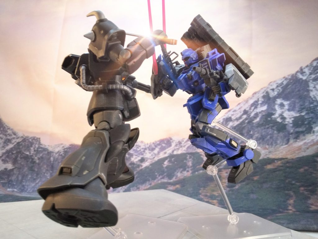 一つの策を思い付き、懐に飛び込んで鍔迫り合いに持ち込む。要は、相手の戦闘能力を奪えば良い。打ち負かす必要は無い。動きを止めてしまえば…!