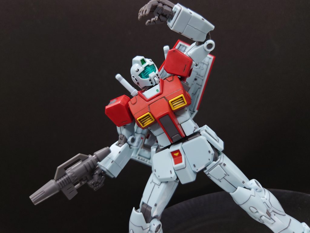 怯むな進めと叫ぶ隊長機