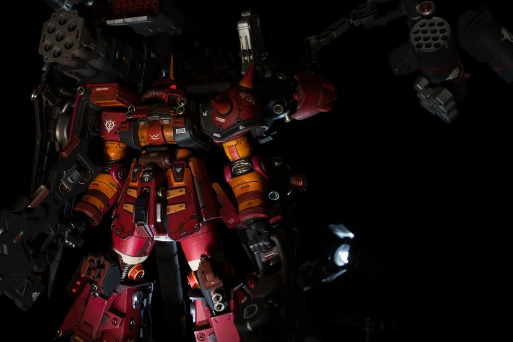 イマイチ、カメラアイのミライトが目立ってなかったので思い切って全体を暗くしてみたが、まだこんなもんでしか光らない。。ミライトの限界なのか？みんなどうやってるんだろう？まだまだ改善の余地あり