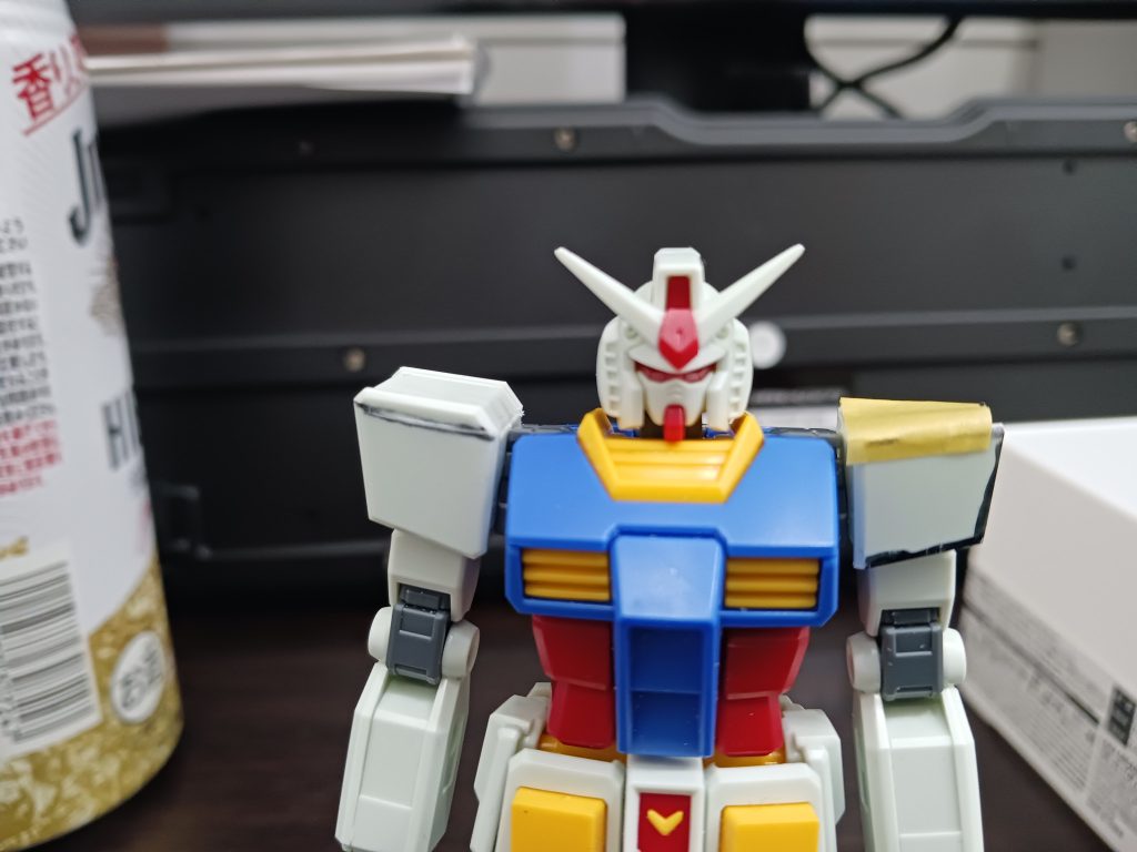 EGの大きな肩はヒーローすぎるので、少し小さくしました。他はあまり手を入れず、ほぼ素体のスタイルです。