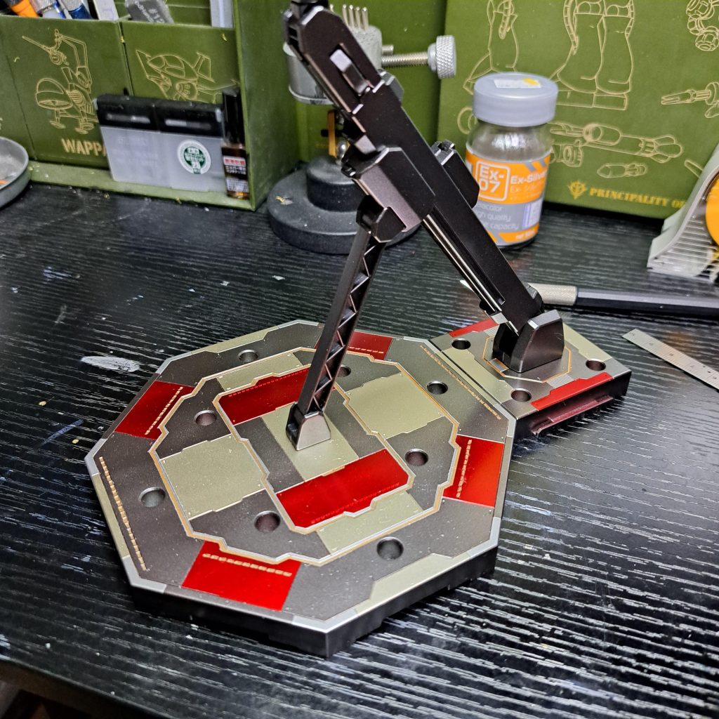 今回のは台座も塗り分けしました。 初めて台座の塗り分けやりましたけどまぁまぁ面倒ですね(笑)